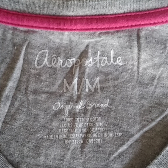 🆕Aeropostale V Neck Tee - Picture 3 of 4